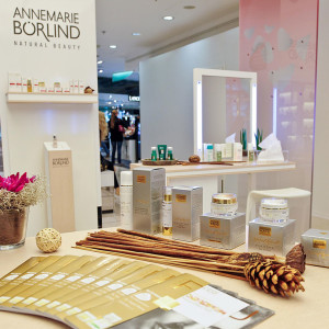 ANNEMARIE BÖRLIND in den Galeries Lafayette | © photocube