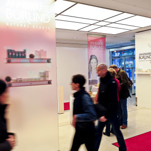ANNEMARIE BÖRLIND in den Galeries Lafayette | © photocube