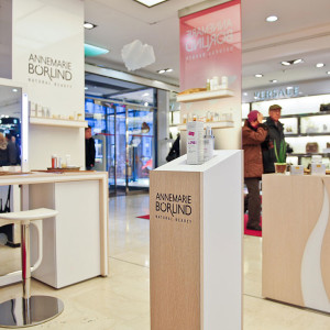 ANNEMARIE BÖRLIND in den Galeries Lafayette | © photocube